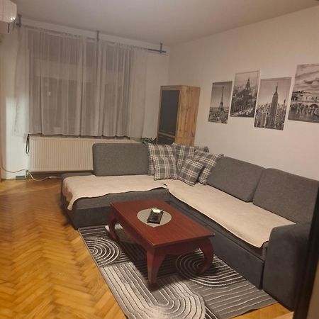 Zg Zapad Apartamento Zagreb Exterior foto