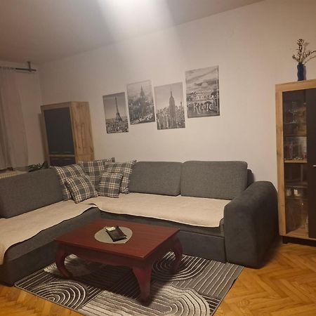 Zg Zapad Apartamento Zagreb Exterior foto