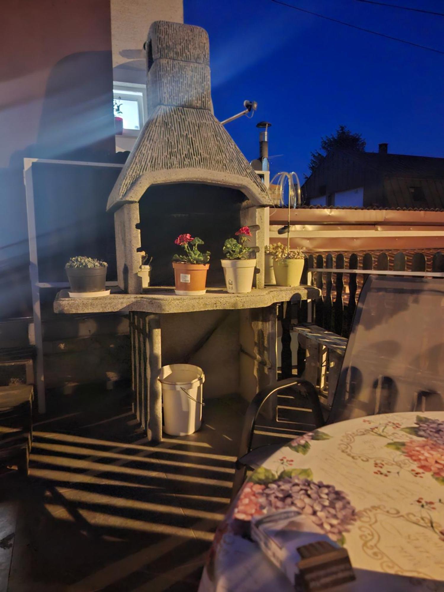 Zg Zapad Apartamento Zagreb Exterior foto