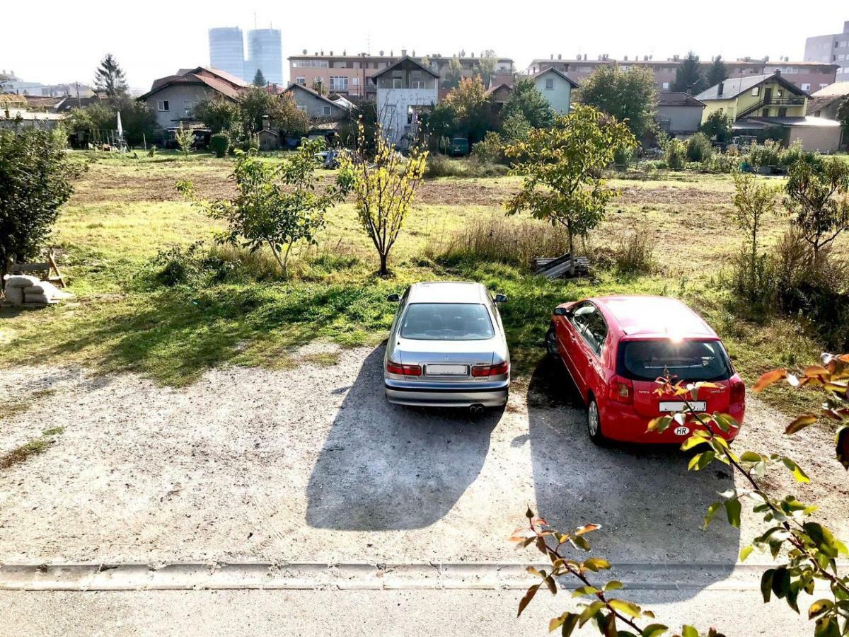Zg Zapad Apartamento Zagreb Exterior foto